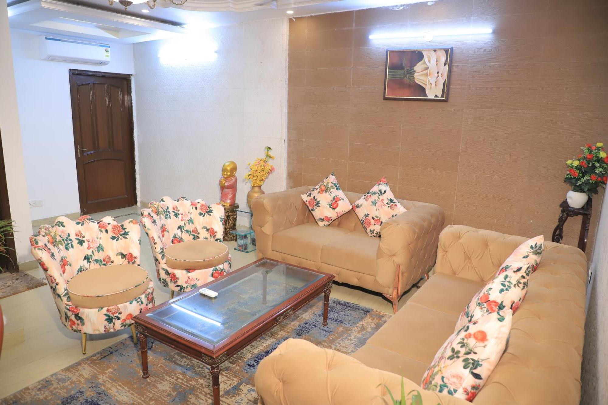 Fortune Service 3bhk , D-198 Saket Apartment New Delhi